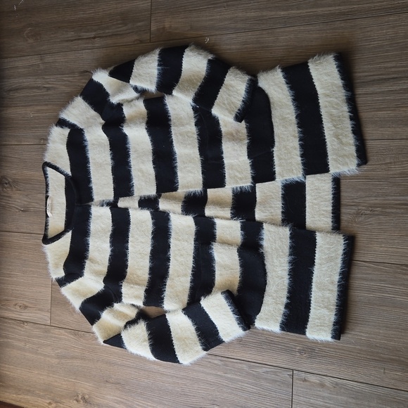 Ya Los Angeles Black and White Striped Cardigan - Picture 1 of 7